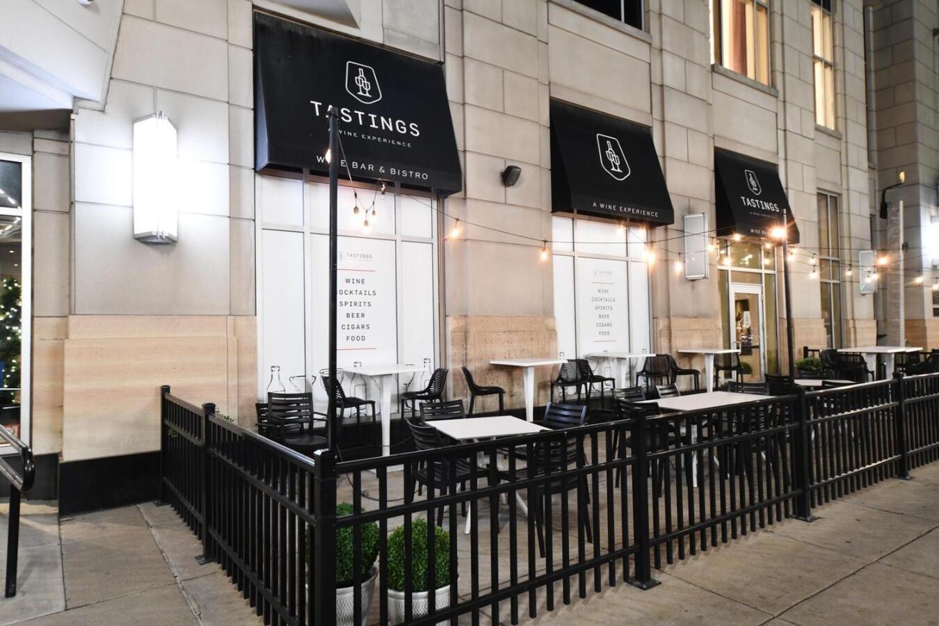 Free Parking! Downtown King Suite Lucas Oil- Conv Center Skywalk#1 Indianapolis Exterior foto